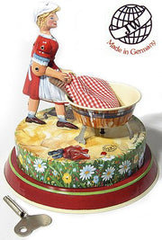 Washing Woman Made in Germany | poptoptoys.